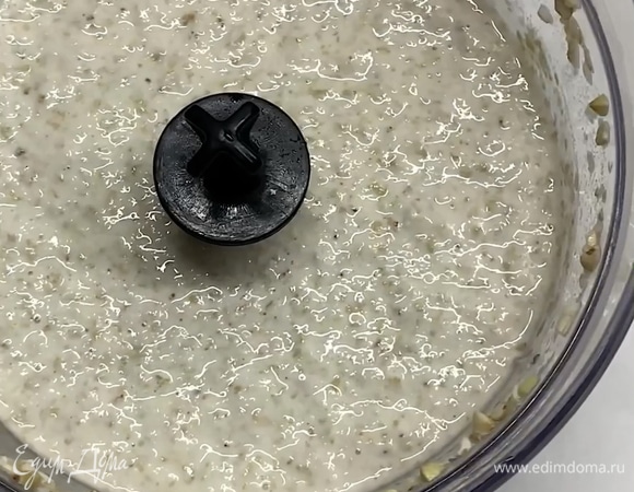 Взбиваем в блендере до однородной пюреобразной массы.