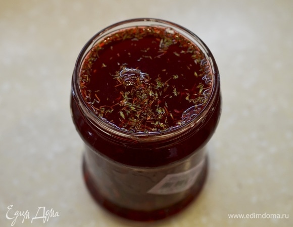 Перелейте в банку, закройте крышкой и дайте настояться 5 дней в прохладном месте.