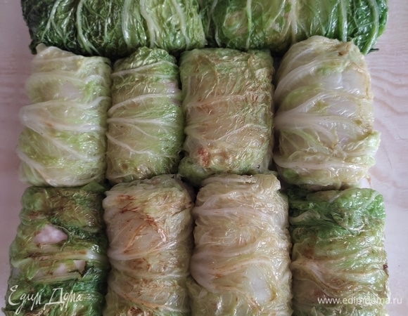 Сложить голубцы в жаропрочную форму.