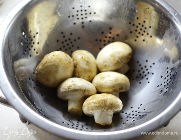 Откиньте на дуршлаг.