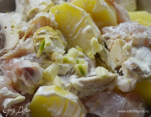 Измельченный чеснок.