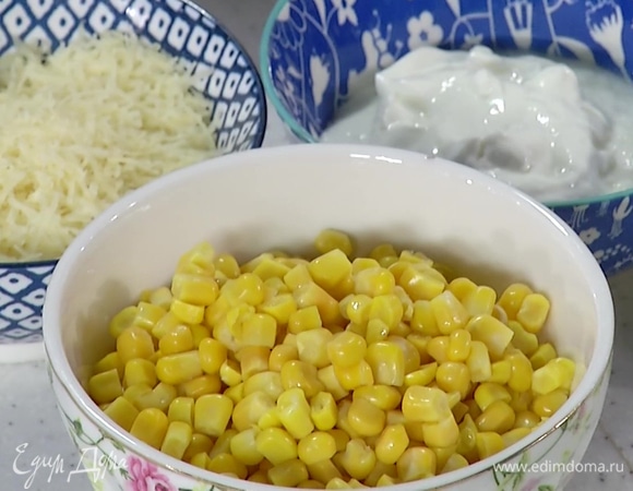 Кукурузу разморозить.