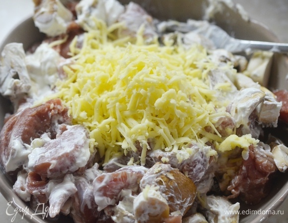 Натертый на любой терке сыр.