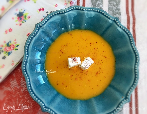 Подавать с фетой и чили.