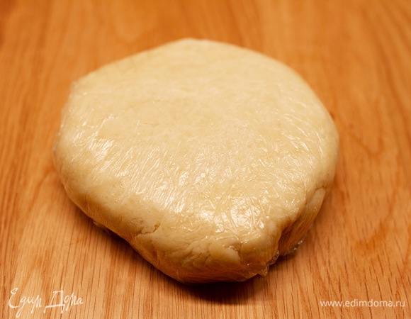 Накрыть пищевой пленкой и убрать в морозилку на 30 минут.