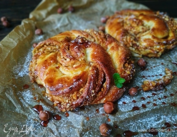 Теплые ореховые завиванцы подавайте к столу. Приятного аппетита.