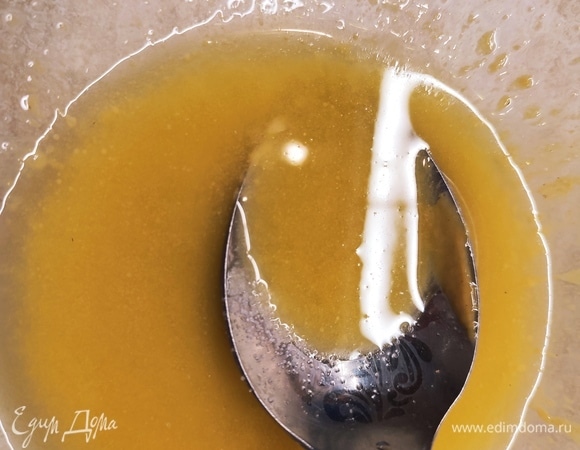 Для заправки смешать все ингредиенты до однородного состояния.