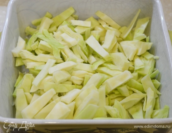 Выложите в жаропрочную форму.