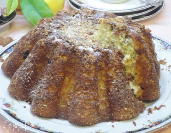 Рыхлый и ароматный кекс хорош как для Рождества, так и для Пасхи.