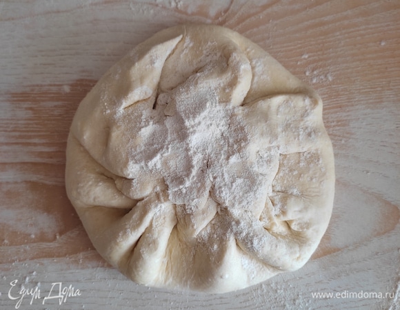 Получается как бы мешочек внутри с маковой начинкой.