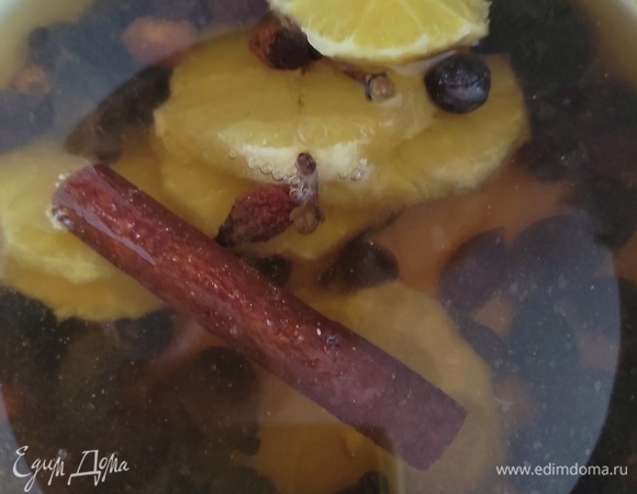 Готовый напиток разлить по чашкам, можно добавить мед по вкусу. Будьте здоровы!