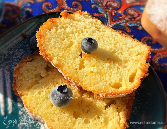 Очень вкусно с ягодами и взбитыми сливками.