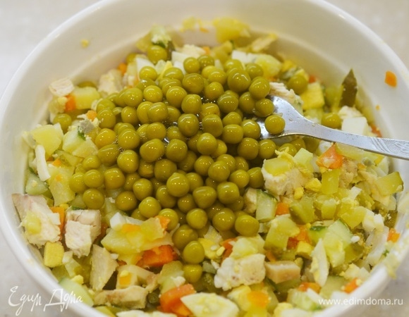 Добавьте к остальным ингредиентам.