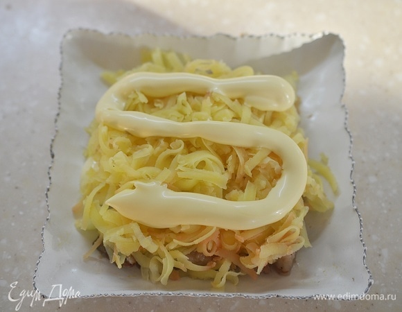 Снова немного майонеза.