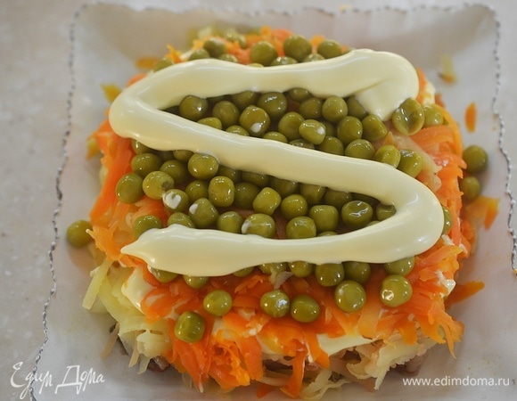 Немного майонеза.