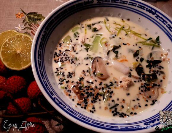 Подавайте, сбрызнув рыбным соусом и лаймовым соком.