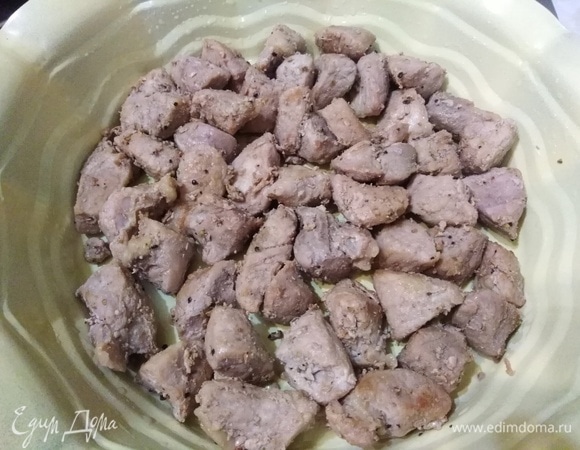 Выложить в смазанную растительным маслом форму.