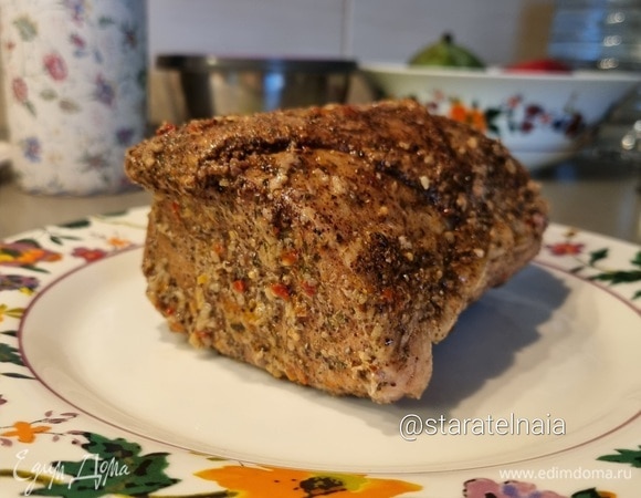 Аккуратно срезать уголок, слить сок, достать из пакета.