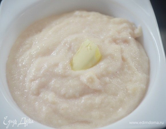 В готовое блюдо добавьте масло.