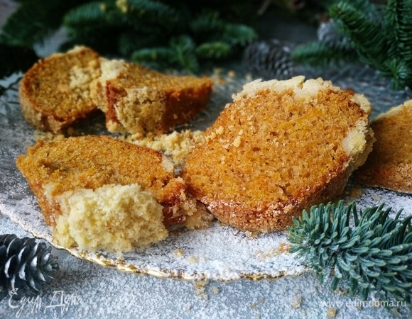 Подавайте кекс к столу. Счастливых новогодних праздников вам!