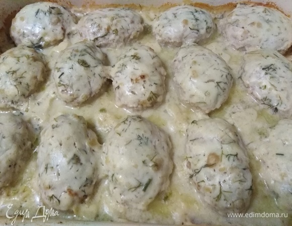 Поставить в разогретую духовку. Запекать в течение 30 минут при 200°C.