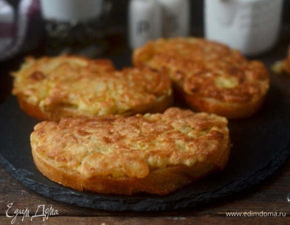 Подавайте к столу горячими.
