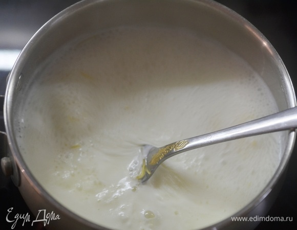 Варите до готовности вермишели (время варки смотрите на упаковке).