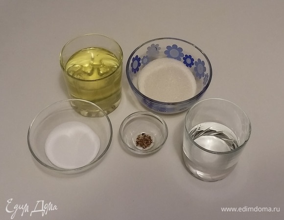 Ингредиенты для маринада. Подсолнечное масло для этого рецепта я использовала без запаха.