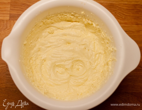 Получится пышный и однородный крем. На этом этапе можно добавить коньяк.