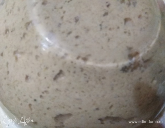 Вот так оно выглядит снизу, пористое.