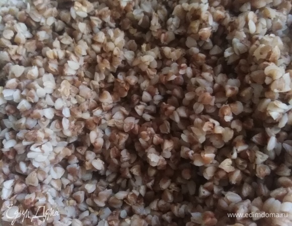 200 г крупы залить 500 мл воды, посолить, отварить до готовности.