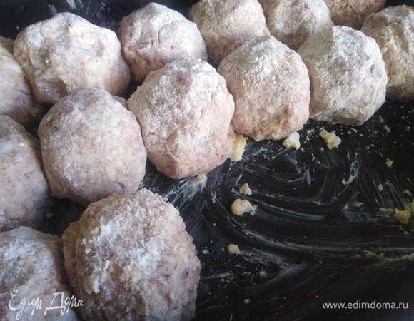 Выложить в смазанную сливочным маслом форму.