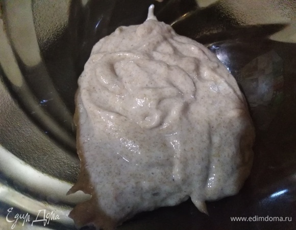 Отвесить 60 г ржаной закваски на пике.