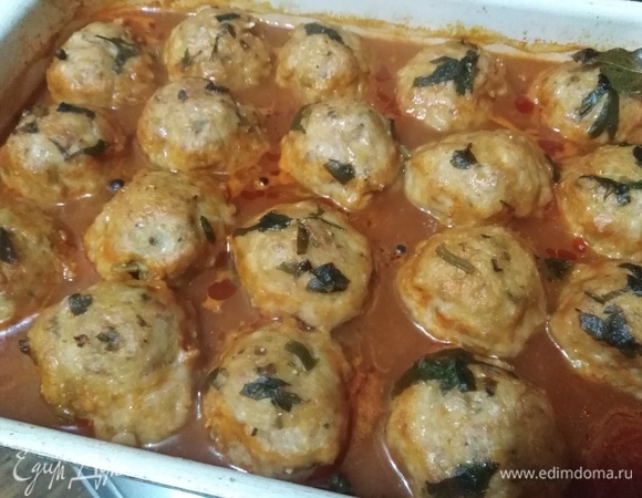 Поставить в духовку. Увеличить температуру до 200°C. Запекать 30 минут.