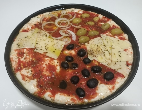 Накрыть форму пищевой пленкой. Поставить в теплое место еще на 1 час.