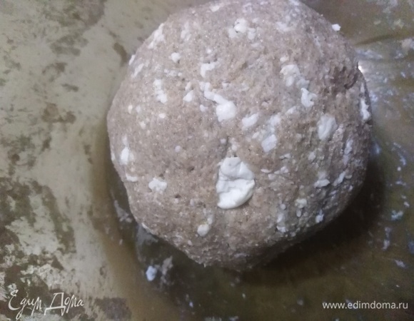 Замесить тесто.