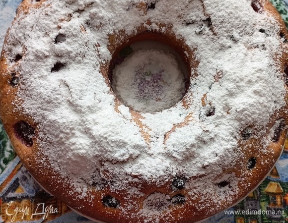 Кекс готов! При желании сверху можно посыпать сахарной пудрой.