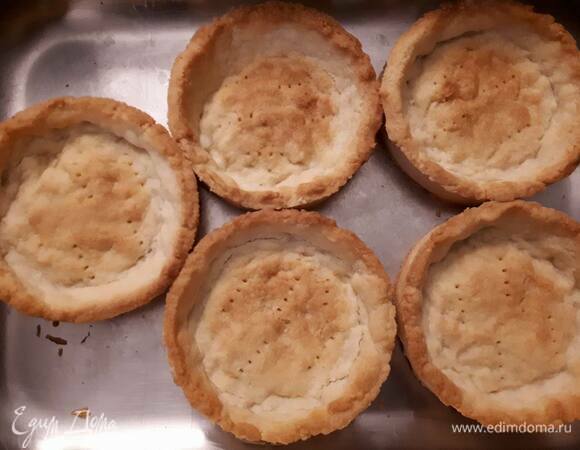 Выпекайте в разогретой до 170°C духовке 15 минут.