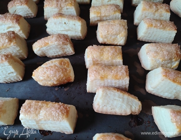 Готовому печенью дать полностью остыть.