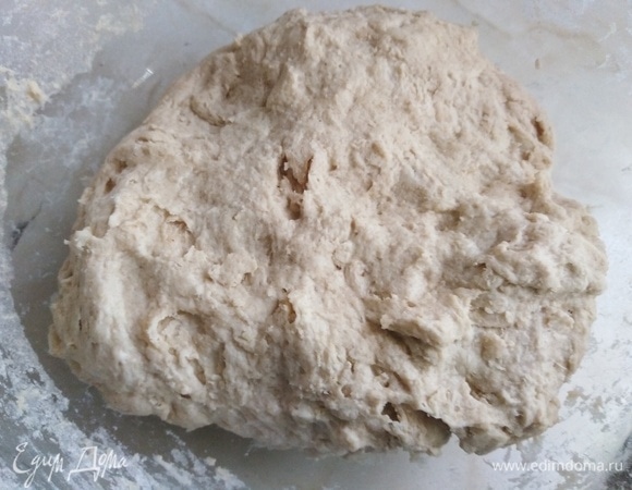 Замешиваем ложкой. Накрываем тесто пакетом и оставляем на 30 минут.