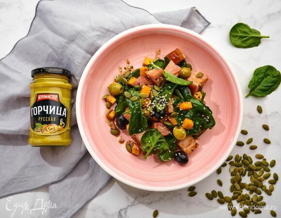 Перед подачей посыпьте тыквенными семечками и кунжутом.