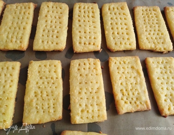 Выпекать в разогретой духовке при 180°C 10 минут.