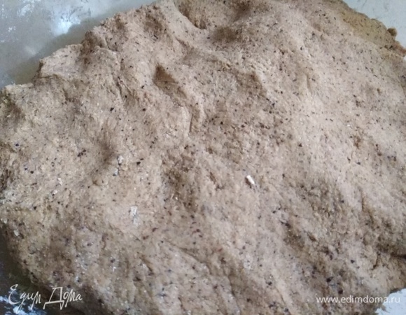 Замешиваем тесто. Накрываем и оставляем для ферментации на 2 часа.