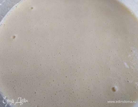 Перемешать тесто до однородности. Оставить на 30 минут.