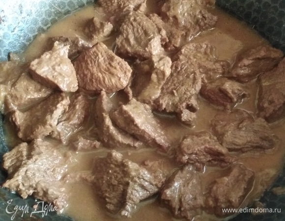 Влить воду и продолжить тушить еще в течение 1 часа.