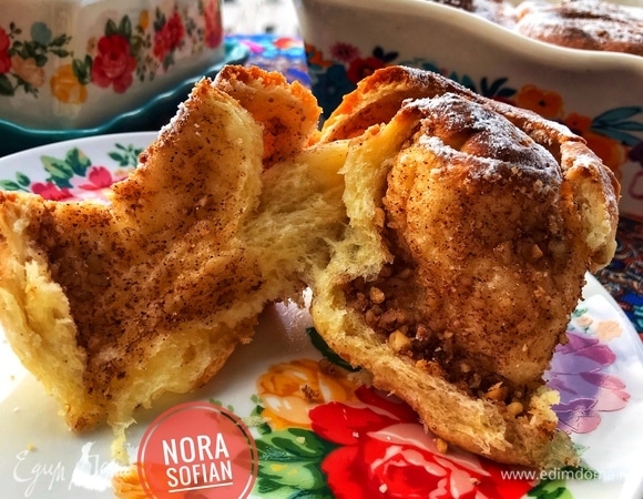 Булочки получились очень слоистыми и ароматными.