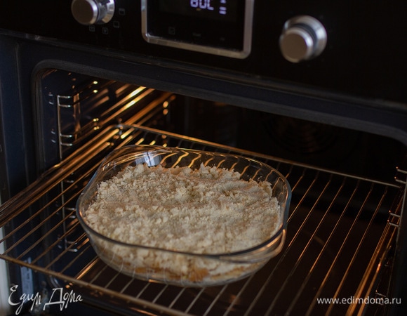 Выпекать при 180°C 30–40 минут до золотистого цвета.