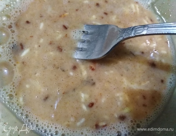 Добавить воду, перемешать.