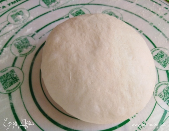 Сформировать в шар. Накрыть. Оставить для отдыха на 30 минут.