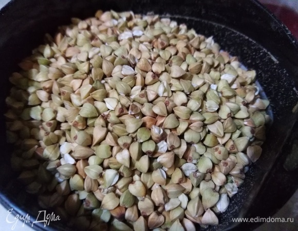 Гречку перемолоть в кофемолке.